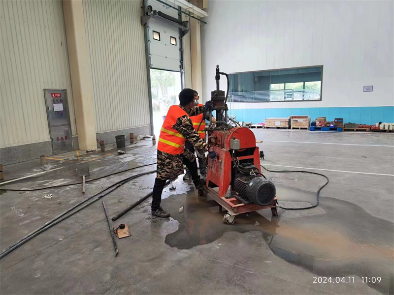 新民厂房地面下沉塌陷注浆加固施工